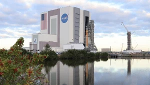 Wielka rakieta NASA wraca na testy. Zabierze astronautów w okolice Księżyca