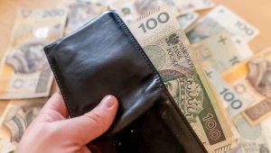 10 tys. pensji i mieszkanie gratis. Biorą od zaraz nawet bez studiów