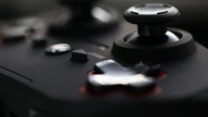 Nowy kontroler zupełnie nie przypomina tradycyjnych padów, właściwie to nawet z tymi przekominowanymi niewiele ma wspólnego