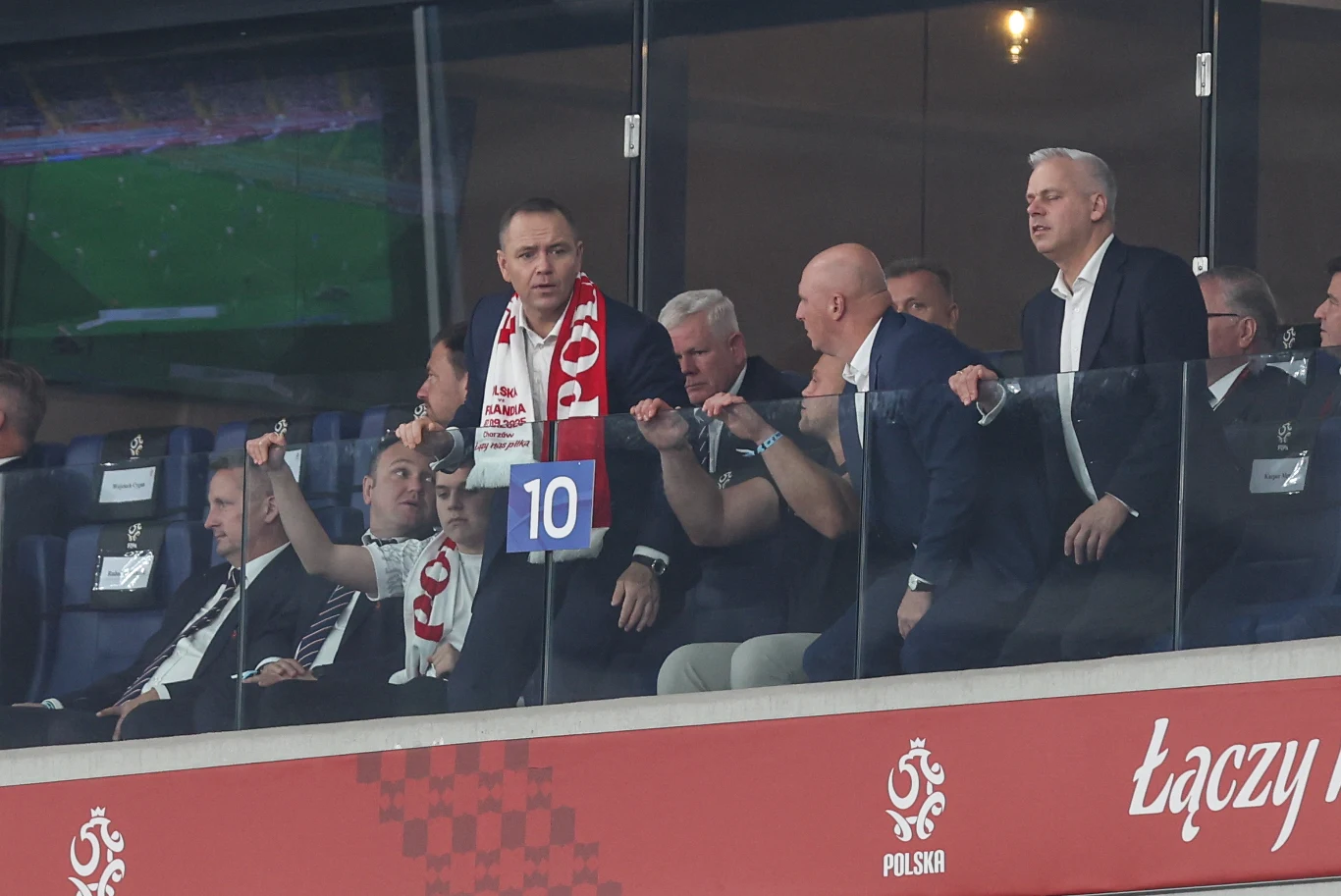 Prezydent Karol Nawrocki na meczu Polska - Finlandia