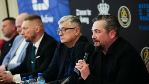 Piotr Snopkowski (trzeci z prawej) jest współzałożycielem klubu Królewski Kraków, a jednocześnie wiceprezesem w Polskim Związku Bokserskim