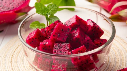 W owocach pitaji znajdują się błonnik pokarmowy, witaminy i minerały 