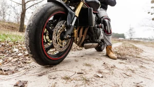 Na początku sezonu na motocyklistów czeka zdecydowanie najwięcej zagrożeń.