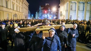 Centralna Droga Krzyżowa w Warszawie odbywa się w Wielki Piątek
