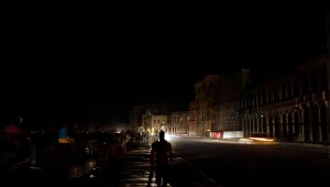 Wyspa pogrąża się w chaosie. Mieszkańcy walczą z brakiem prądu i wody