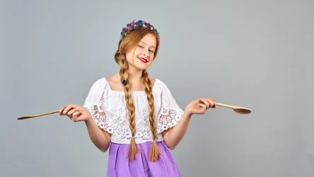 Wyjmij łyżki z kuchennej szuflady i sprawdź, czy w tym roku czekają cię duże pieniądze. Przedstawiamy wiosenną wróżbę z dawnych lat.