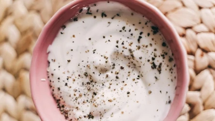 Sos chrzanowy do jajek jest zdrowszy i smaczniejszy od majonezu