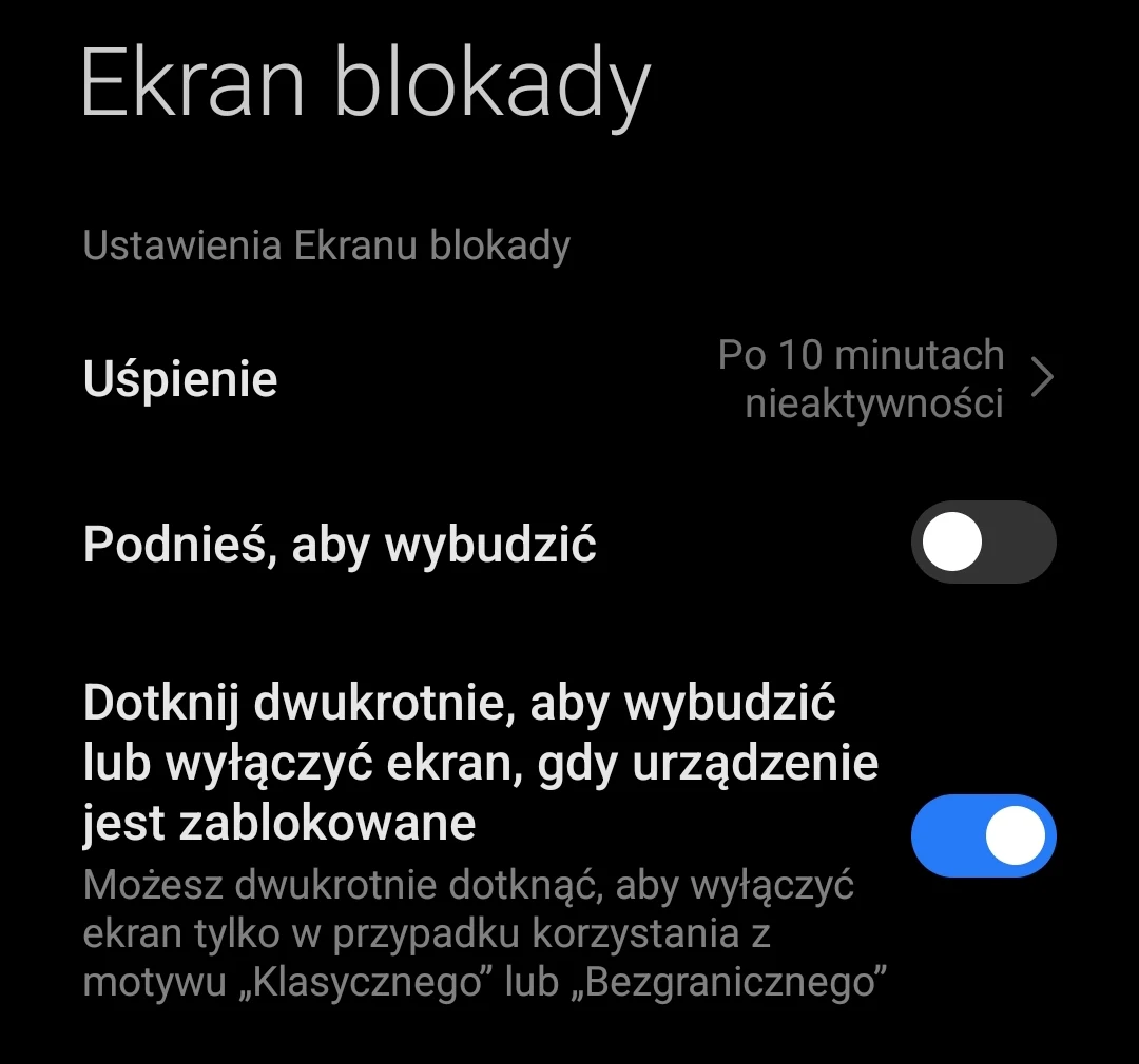 Opcje ustawień ekranu blokady na smartfonie z wyłączoną funkcją wybudzania przez podniesienie i włączoną funkcją wybudzania lub wyłączania ekranu przez dwukrotne dotknięcie, na ciemnym tle interfejsu.