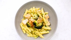 Makaron z brokułami i łososiem Karoliny Stolarskiej-Bigos