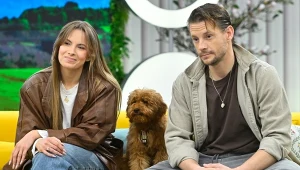 Weronika Fabijańska i Sebastian Fabijański na kanapie "halo tu polsat"