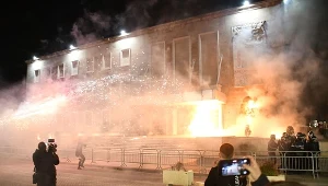 Antyrządowe protesty w Albanii. Tirana w ogniu