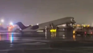 Samolot uderzył w pojazd ratunkowy. Poważny wypadek na lotnisku LaGuardia