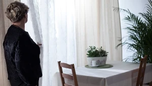 Spała obok niego latami. "Samotność doprowadziła mnie do granicy”