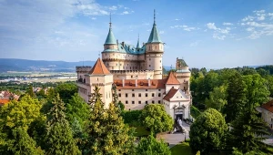 Jedna z największych atrakcji Słowacji. Zamek w Bojnicach urzeka turystów