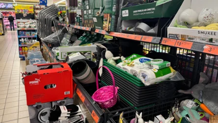 Stół rozkładany z Biedronki – tani mebel do salonu za 349 zł, czy warto?