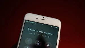 Hongkong spacyfikowany. Rok więzienia za odmowe podania hasła do komórki