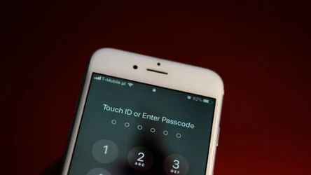 Mieszkańcu Hongkongu będą musieli podawać hasła do swoich telefonów; zdj. ilustracyjne