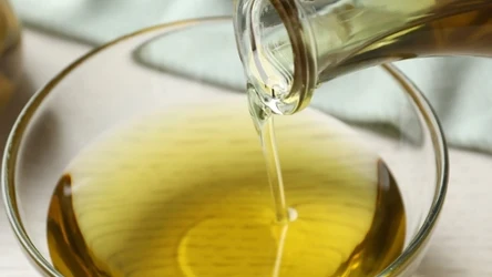 Ten olej nie tylko poprawia trawienie, ale łagodzi również stres i wzmacnia odporność. 