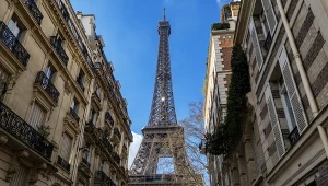 Fragment wieży Eiffla trafi pod młotek. Głośna aukcja nad Sekwaną