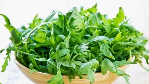 Dla seniora powinna być obowiązkowa w menu. Dba o oczy, stawy i jelita