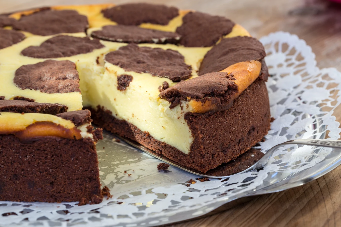 Jak zrobić rosyjski sernik skubany? Sprawdź przepis! Rosyjski sernik skubany. Idealna propozycja na Święta Wielkanocne.