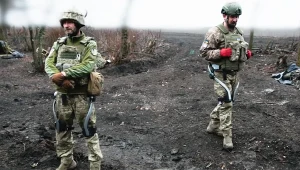 Ukraińscy żołnierze mają egzoszkielety i używają ich na froncie