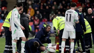 Koszmarne sceny w czeskiej Pradze. Irlandczyk padł na murawę. Cztery minuty oczekiwania