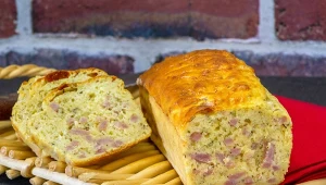 Do tego pysznego ciasta dodaje się mięso. Idealna potrawa wielkanocna 