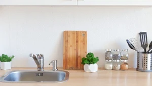 Świetny wygląd kuchni za ułamek ceny. Polacy znaleźli zamiennik dla płytek