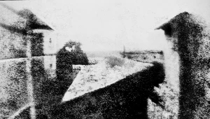 Widok z okna Le Gras: pierwsze w historii zdjęcie wykonał Joseph Nicéphore Niépce