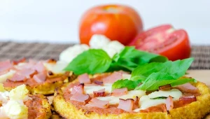 Szybka pizza z serka wiejskiego