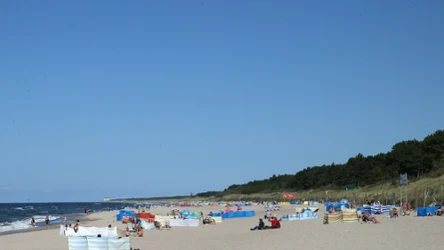 Planujesz urlop nad Bałtykiem? Zamiast Kołobrzegu czy Trójmiasta wybierz to miejsce
