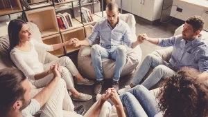 Sekty: Werbowanie członków to skomplikowany proces