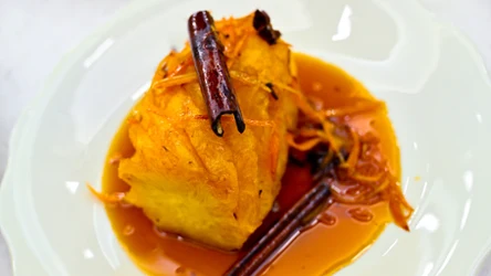 Pieczony ananas z babą rumową i cytrynowym curdem