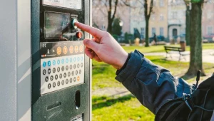 Nowoczesne parkomaty do wyrzucenia? Ministerstwo potwierdza poważne uchybienie