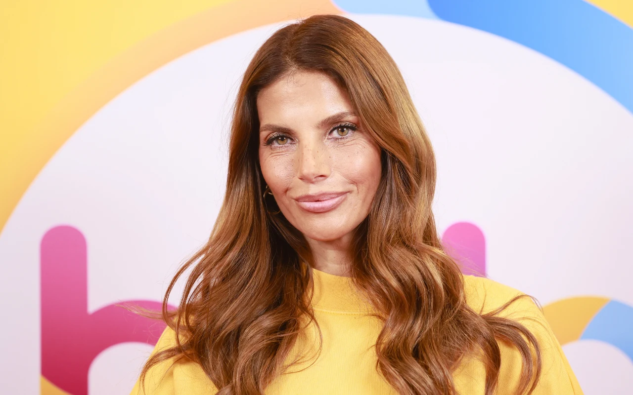 Weronika Rosati w "halo tu polsat" Weronika Rosati w "halo tu polsat" opowiedziała o pracy w Hollywood i Polsce, relacjach rodzinnych i planach na święta