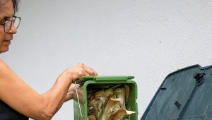 Wmieszaj do kompostu. Brzydki zapach zniknie szybciej niż myślisz