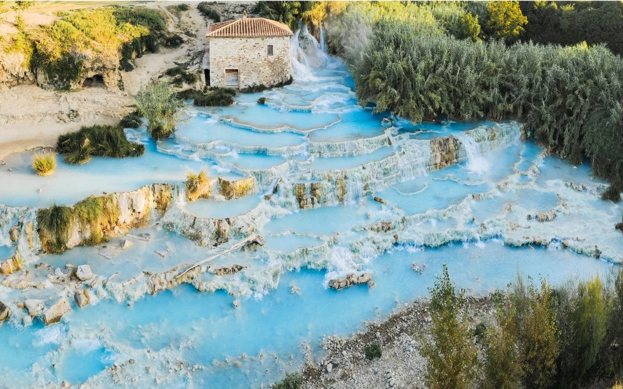 Saturnia - gorące źrodła Saturnia we Włoszech - darmowe termy Cascate del Mulino