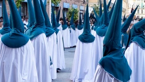 Jak świętuje się Wielkanoc poza Polską? Najbardziej niezwykłe tradycje