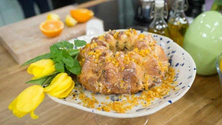 Ekspresowa babka drożdżowa. Każdy poradzi sobie z przygotowaniem jej na święta.