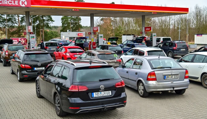 Niemcy szturmują polskie stacje paliw. Tankują do 10-litrowych kanistrów