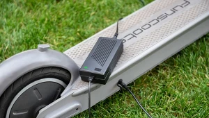 Ładowanie hulajnogi elektrycznej