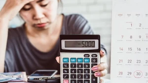 Chwilówki to krótkoterminowe pożyczki udzielane przez prywatne firmy pożyczkowe oraz parabanki