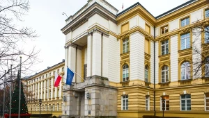 W KPRM szykują się podwyżki