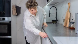 Jak odtłuścić szafki w kuchni. Ocet to nie wszystko