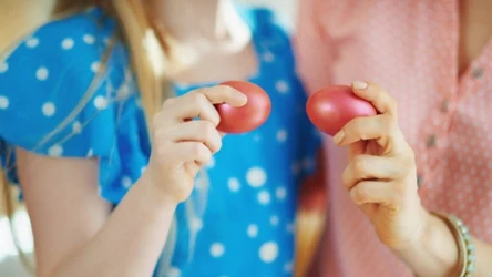 Będziesz mieć szczęście, jeśli wykonasz rytuał wielkanocny z jajkiem.