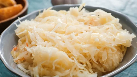 Dlaczego warto pić sok z kiszonej kapusty? 