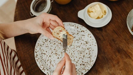 Masło jest zdrowe, jednak margaryna roślinna w niektórych przypadkach jest lepszym wyborem