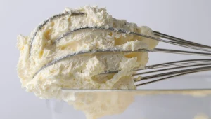 Prosty krem z mascarpone bez śmietany przyda się do deserów