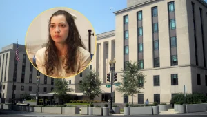 Noelia Castillo Ramos. W tle siedziba Departamentu Stanu USA